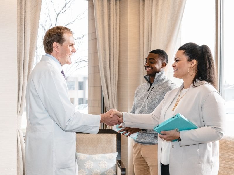 How to Choose the Right Plastic Surgeon for You